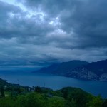 Maggio 2017 - La foto di Claudio Chincarini, scattata il giorno 3 dopo il passaggio di un fronte occluso sulla zona alpina, mostra che le bellezze naturali della zona Garda - Baldo sono affascinanti anche col maltempo!